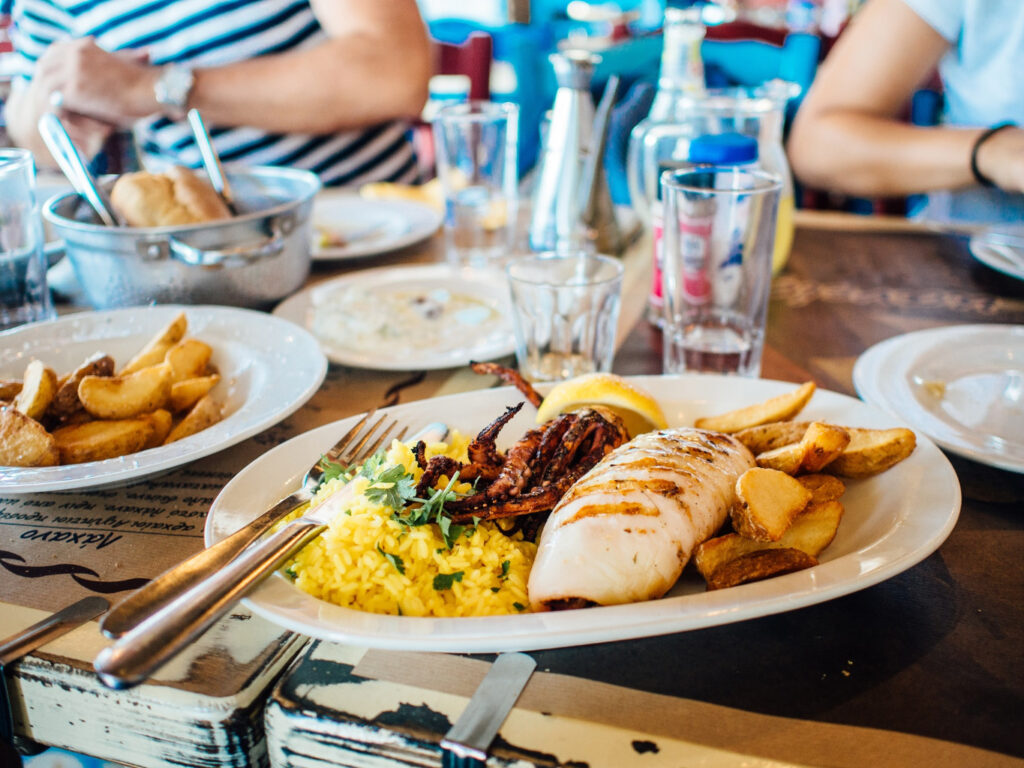 139 food plate restaurant eating.jpg